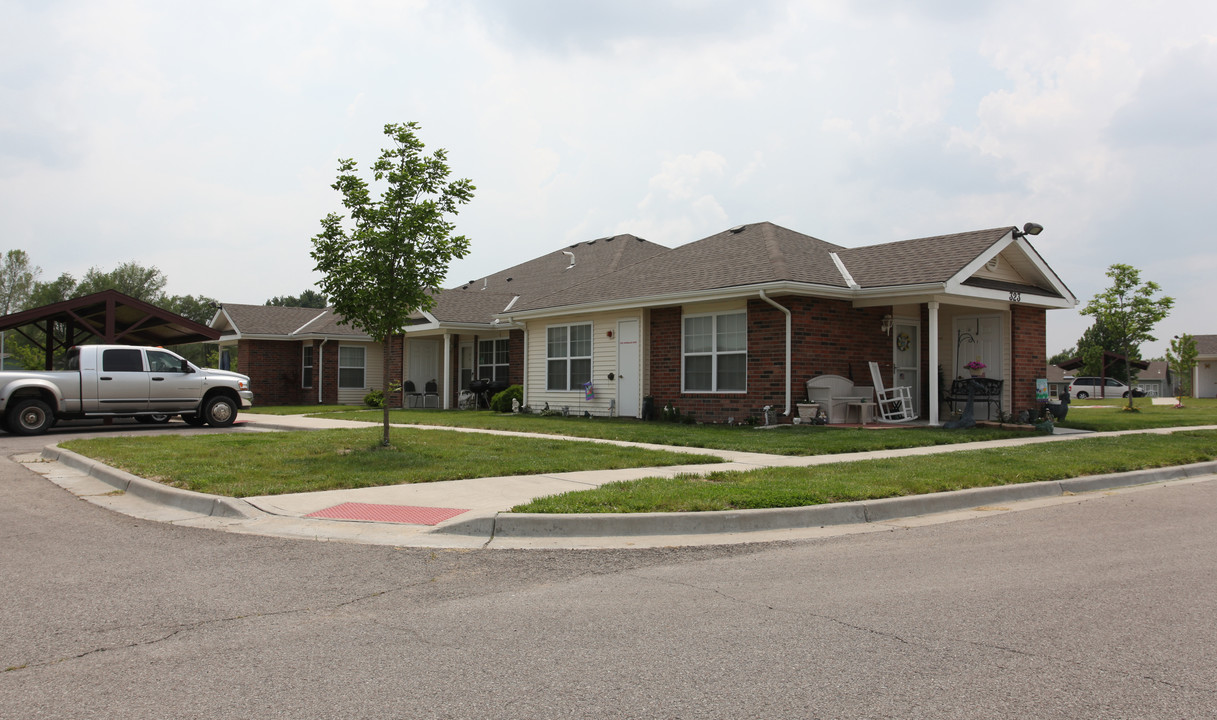 375-387 N Pine St in Gardner, KS - Building Photo