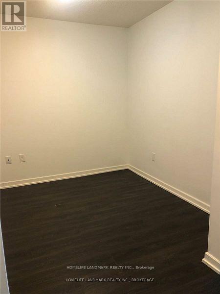70-470 Forest Manor Rd in Toronto, ON - Building Photo - Building Photo