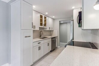 950 Ponce De Leon Rd in Boca Raton, FL - Building Photo - Building Photo