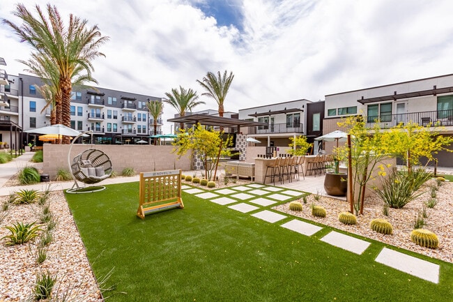 NOVEL Val Vista by Crescent Communities