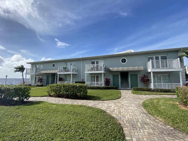 property at 3334 N Key Dr