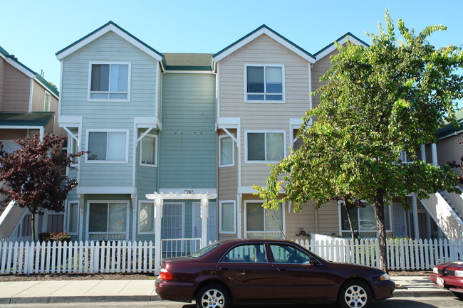 1769 Goss St in Oakland, CA - Foto de edificio - Building Photo