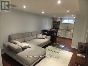 23 Rangoon Rd in Toronto, ON - Building Photo - Building Photo