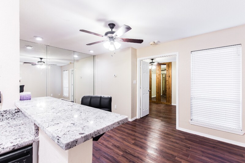 1712 Baird Farm Cir in Arlington, TX - Building Photo