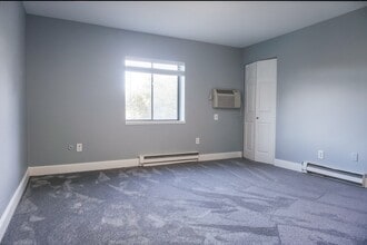 60 Charles St in Weymouth, MA - Building Photo - Building Photo