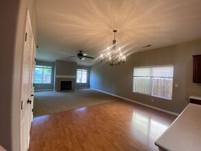 1849 W Berkshire Ln in Hanford, CA - Building Photo - Building Photo