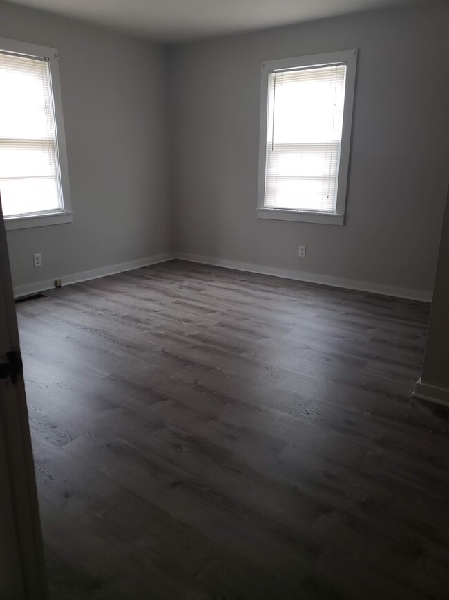 426 W Hickory St, Unit A in Carbondale, IL - Building Photo - Building Photo
