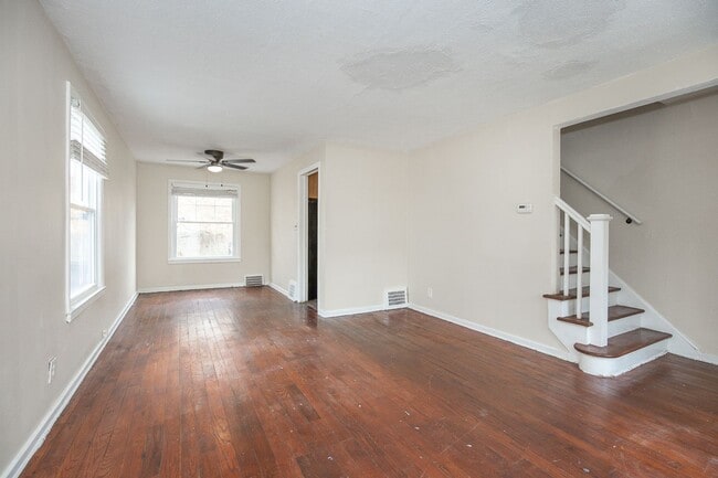 25534 Tungsten Rd in Euclid, OH - Building Photo - Building Photo