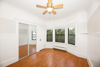 Vue De Lac Apartments in Oakland, CA - Building Photo - Building Photo