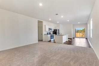 2101 Burnwood St in Princeton, TX - Building Photo - Building Photo