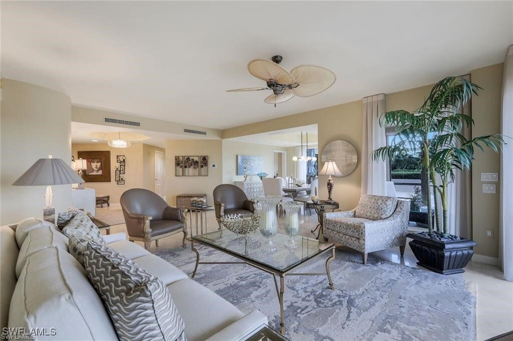 4801 Bonita Bay Blvd in Bonita Springs, FL - Foto de edificio