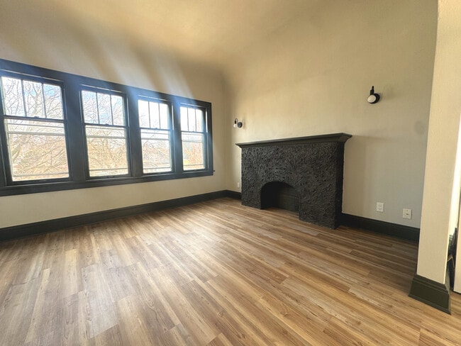 2429-2431 S 34th St in Milwaukee, WI - Building Photo - Building Photo