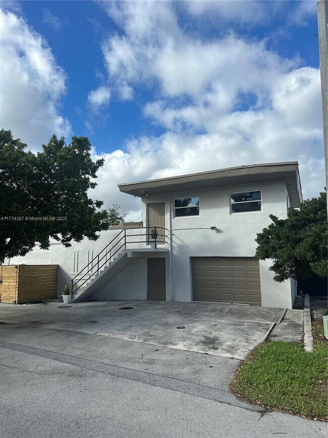 property at 202 N Flagler Ave