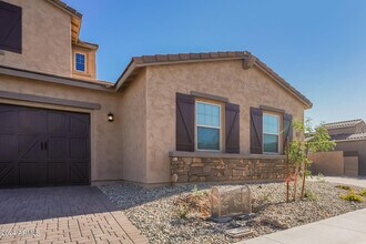14066 W Desert Flower Dr in Goodyear, AZ - Building Photo - Building Photo