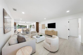 1305 N 31st Rd in Hollywood, FL - Building Photo - Building Photo