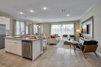 8013 Formosa Vly Pl in Kissimmee, FL - Building Photo - Building Photo