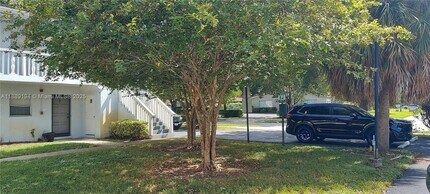 4140 Woodside Dr in Coral Springs, FL - Building Photo - Building Photo