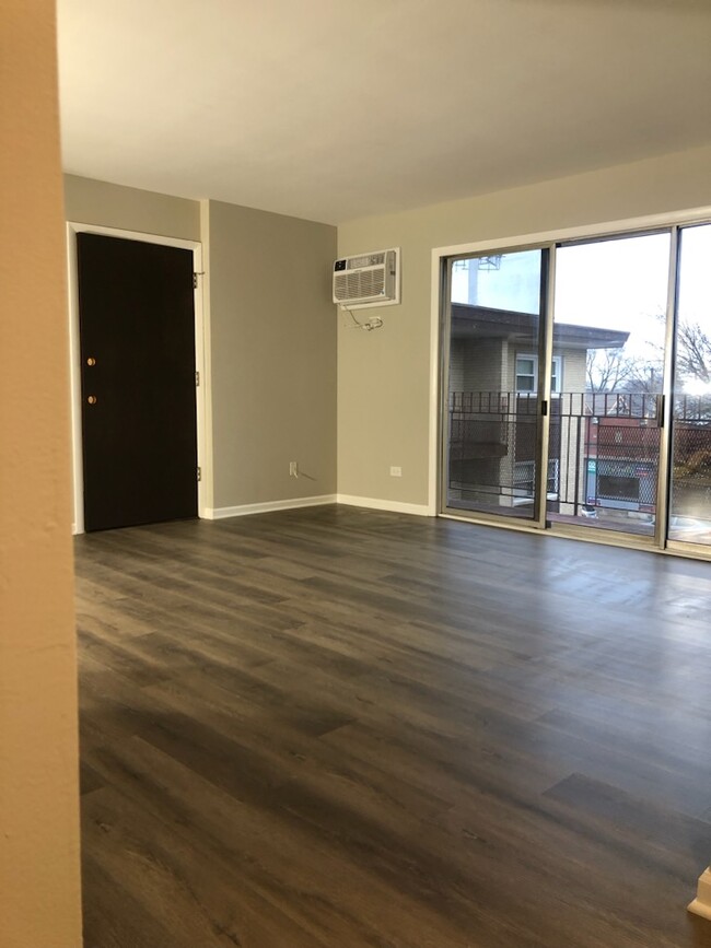 5849 S Francisco Ave, Unit 1D in Chicago, IL - Foto de edificio - Building Photo