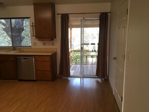520 St Marks St in Redding, CA - Building Photo - Building Photo