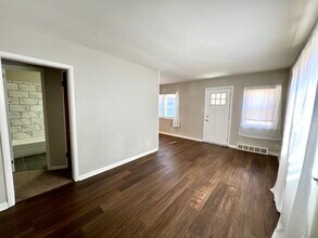 2332 N 70th Ave in Omaha, NE - Building Photo - Building Photo