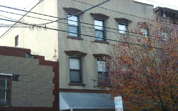 491 Monmouth St in Jersey City, NJ - Foto de edificio - Building Photo