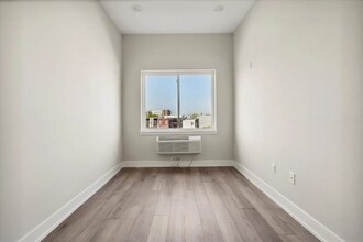 2105 Germantown Ave in Philadelphia, PA - Building Photo - Building Photo