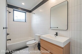 2525 Frankford Ave in Philadelphia, PA - Building Photo - Interior Photo