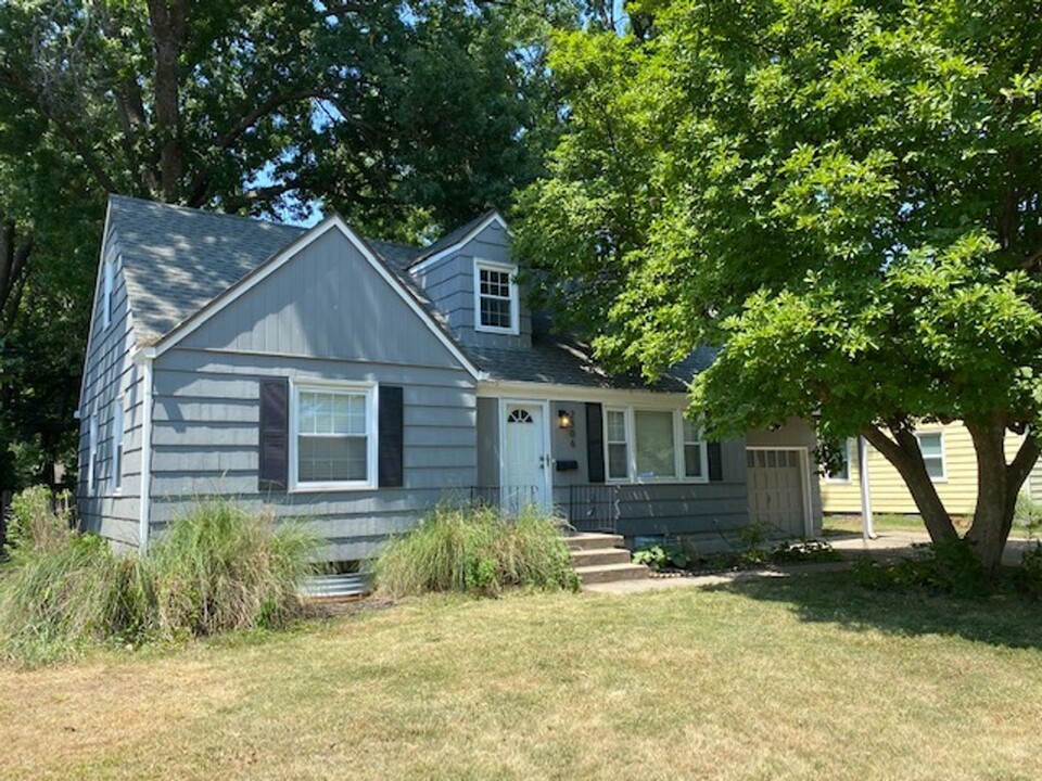 2306 Somerset Dr in Prairie Village, KS - Building Photo