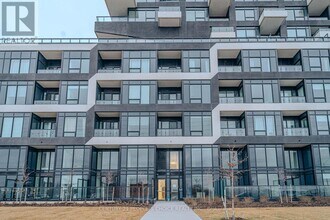 2489 Taunton Rd in Oakville, ON - Building Photo - Building Photo