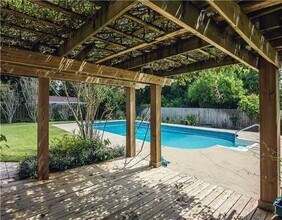 1108 Bristol Blvd in Ocean Springs, MS - Building Photo - Building Photo