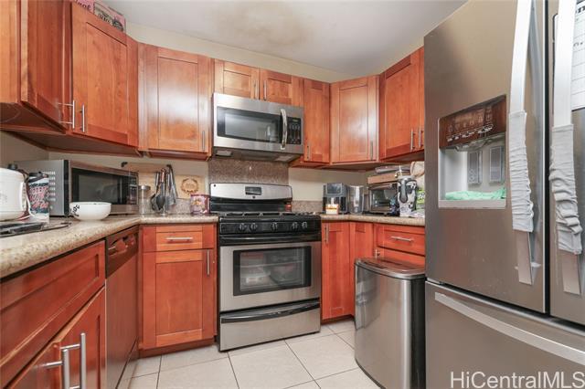 property at 87-886-886 Kulauku St