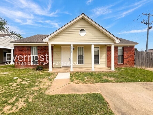 property at 3400 Laurelwood Dr