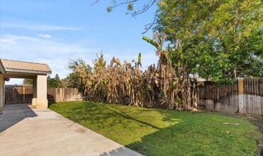 10408 Starlight Peak Dr in Bakersfield, CA - Building Photo - Building Photo