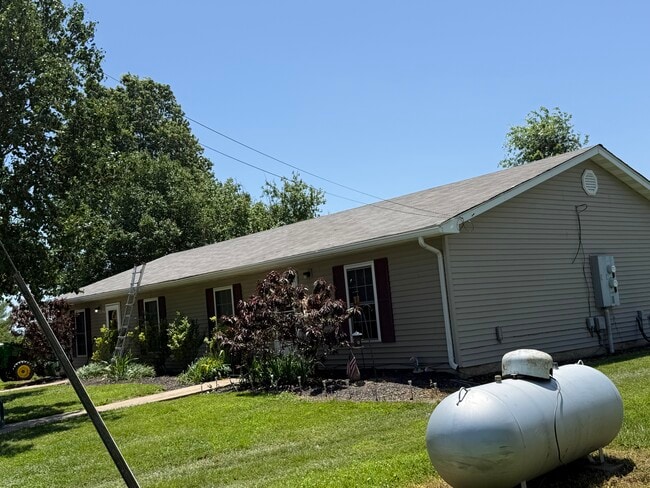 property at 1736 Debbie Ln