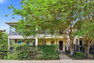 4424 Blossom St in Houston, TX - Building Photo - Building Photo
