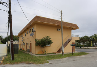 3611 N Dixie Hwy in Oakland Park, FL - Building Photo - Building Photo