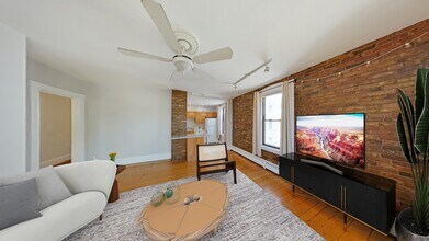 1534A Tremont St, Unit 3 in Boston, MA - Foto de edificio - Building Photo