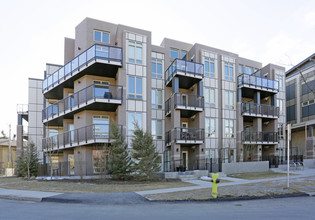 823 5 Ave NW in Calgary, AB - Building Photo - Primary Photo