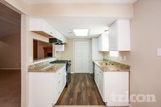 12558 Chalmette St in Houston, TX - Foto de edificio - Building Photo