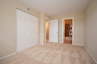 190 Elizabeth Ct in Bartlett, IL - Building Photo - Building Photo