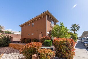 700 N Main St in Washington, UT - Building Photo