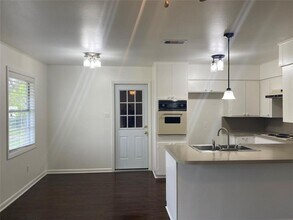 316 Pine St in Lake Jackson, TX - Building Photo - Building Photo