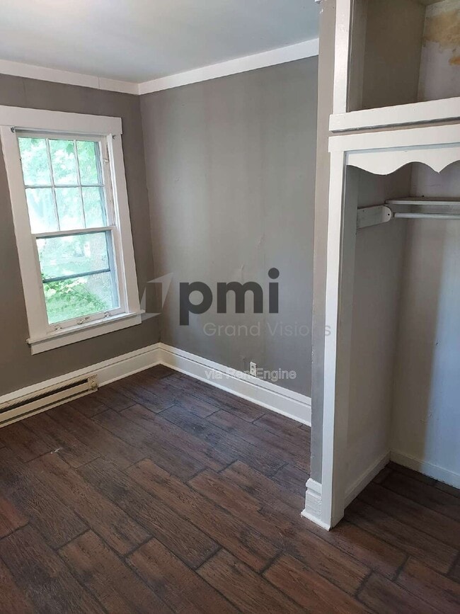 250 N College St in Decatur, IL - Building Photo - Building Photo