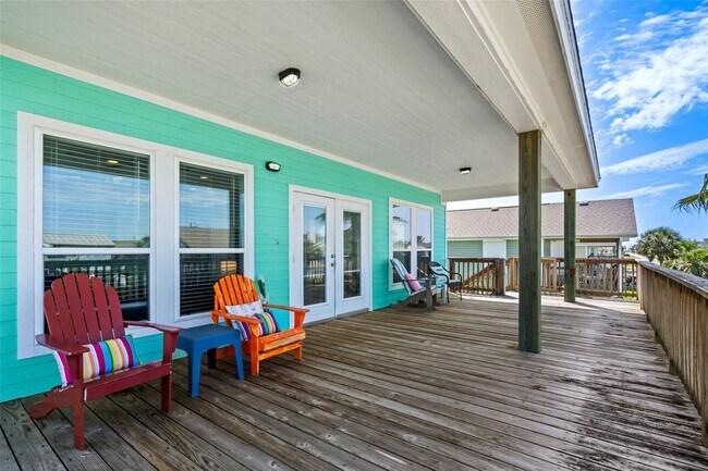 property at 3923 Reeves Dr