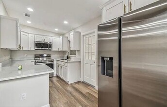 1914 E Crenshaw St in Tampa, FL - Building Photo - Building Photo