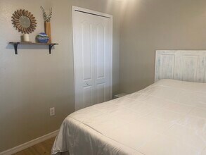 536 Winthrop Dr in Spring Hill, FL - Building Photo - Building Photo