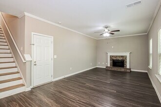 15 Fieldcrest Dr in Dallas, GA - Building Photo - Building Photo
