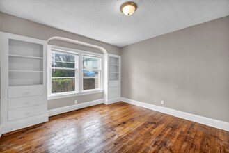 12721 Barrington Ave in Cleveland, OH - Building Photo - Building Photo