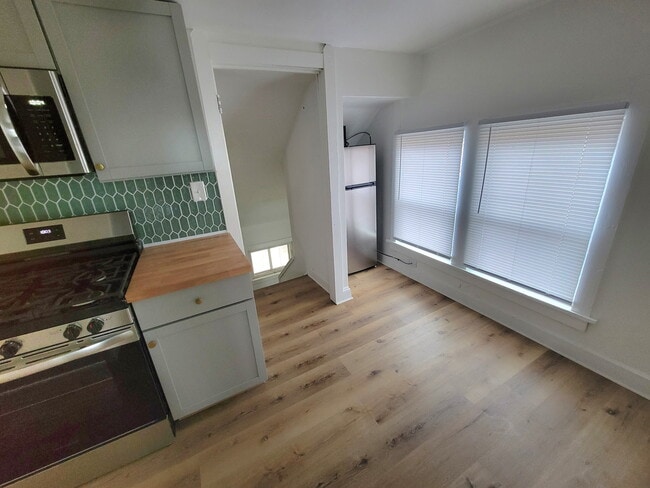 1276 W 89th St, Unit 1274 w 89th st floor 3 in Cleveland, OH - Building Photo - Building Photo