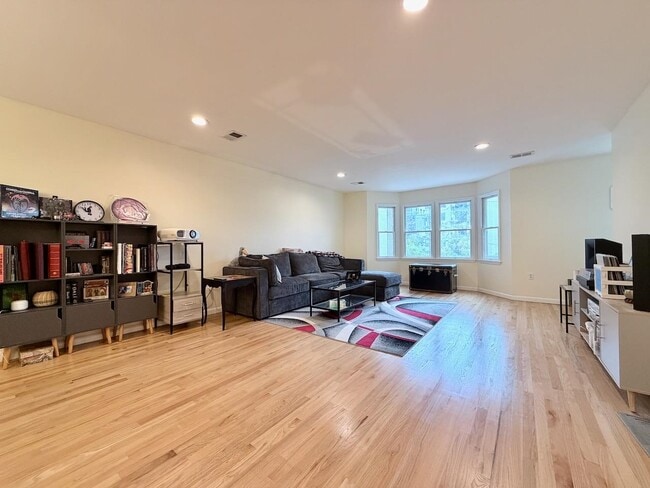 378 7th St in Jersey City, NJ - Building Photo - Building Photo